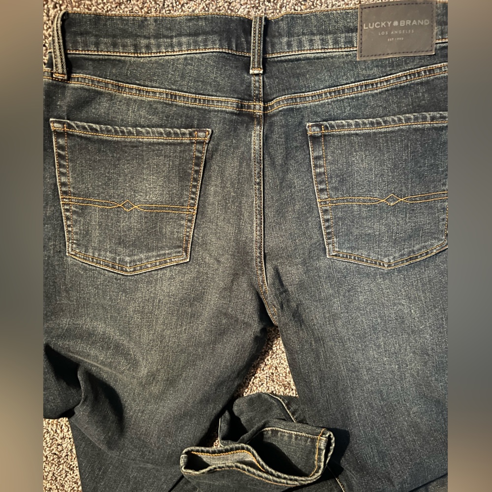 Lucky jeans are in great condition, true to size